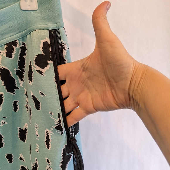 Stella McCartney mint green and black Cropped Pants - Picture 9 of 16